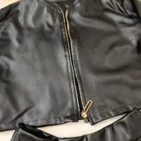 کراپ دامن چرم و پیراهن چرم بچگانه|کفش و لباس بچه|اسفراین, |دیوار