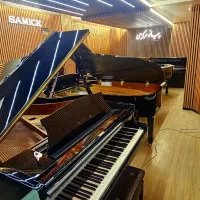 پیانو مرکزی