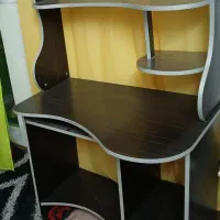 میز تحریر/لپتاپ/کامپیوتر