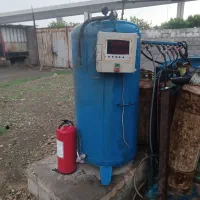 دستگاه پمپ گاز LPG و چند عدد کپسول ۳۳کیلیویی