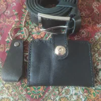 کمربند چرم دست دوز همراه با یک جا کارتی مردانه