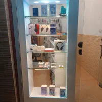 ویترین.پیشخوان.صندلی