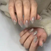 خدمات کاشت ناخن
