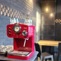 نیروی کار برای بوفه‌ی باشگاه، آقا