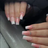 خدمات ناخن به صورت تخصصی با پودر و ژل|خدمات آرایشگری و زیبایی|محمدشهر, شهرک چمران|دیوار