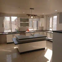 فروش-آپارتمان-132-متر-روبه-نما-نوساز-زنبق-مهرشهر