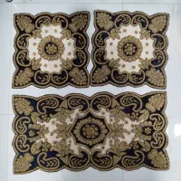 رومیزی کار دست