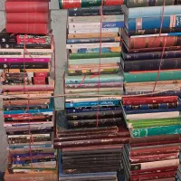 ۳۰۰ جلد کتاب تو همه ی زمینه ها