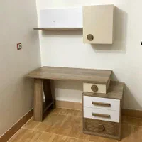 میز تحریر و کتابخانه ام دی اف