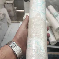 کاغذ دیواری گنجیشکی رنگ روشن طرح محو