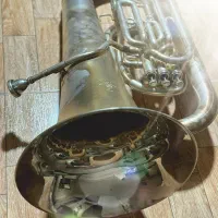 توبا باس|سازهای بادی|شیراز, ملاصدرا|دیوار