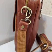 کیفِ چرم ، برند بوفالو|کیف، کفش، کمربند|شاهین‌شهر, نظامی|دیوار