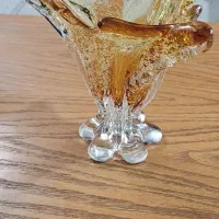 یک عدد گلدان تزئینی