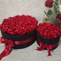 باکس ودسته گل رز روبانی شب یلداتولدخاستگاری.زایمان|گل مصنوعی|تبریز, |دیوار