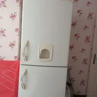 یک عددیخچال بفروش میرسد