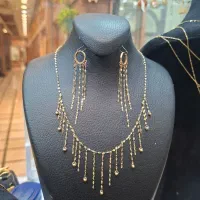 گردنی های لوکس شرابه ای|جواهرات|شیراز, شاهچراغ|دیوار