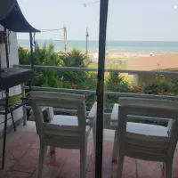 آپارتمان لب دریا با تراس ویو ساحل (مالکم)