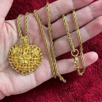 گردنبند و دستبند