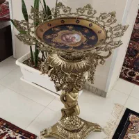 میوه خوری کنار سالنی برنز