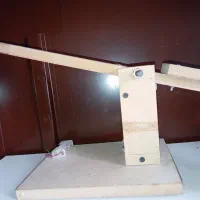 ماکت جرثقیل آماده کارو فناوری پایه نهم