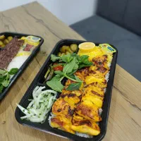 نیازمند یک خانوم برای کار در آشپزخانه تهیه غذا