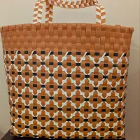 سبد خرید نان و میوه