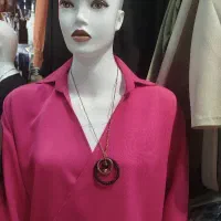 فروشنده خانم جهت کار در مغازه پوشاک زنانه