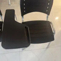 صندلی دانشجویی