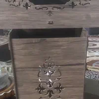 جا دستمال و سطل چوبی