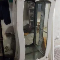 ویترین چوبی سالم