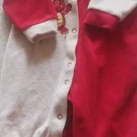 تعدادی لباس نوزادی دخترانه|کفش و لباس بچه|زارچ, |دیوار