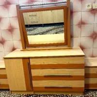 میز و آیینه