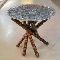 سینی مس قلمزنی و پایه چوبی