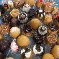 تهیه ی حلوا سنتی و بوتیکی