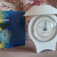 تعدادی لوازم منزل و اشپزخانه