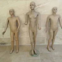 مانکن بچگانه