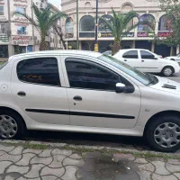 ۲۰۶ سفید بی رنگ و ضربه