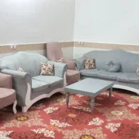 مبل و میز بسیار سالم