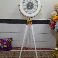 ساعت پایه دار