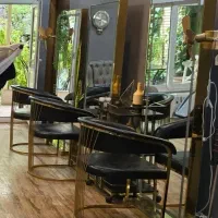 آینه سالنی سه عددو صندلی سه عدد و یک سرشور ،سالم|آرایشگاه و سالنهای زیبایی|مشهد, رضاشهر|دیوار