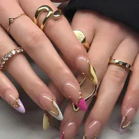 نیازمند مدل رایگان