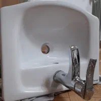 روشویی با شیرآلات شایان