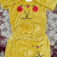 تعدادی لباس دخترانه و یک دست شلوار زنانه|لباس|لنگرود, |دیوار