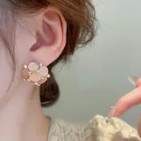 گوشواره مجلسی جواهری|بدلیجات|قم, منبع آب|دیوار