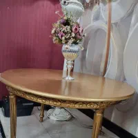 میز گرد جلو مبلی چوب