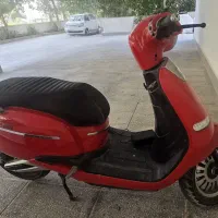 لا زرورقی|موتورسیکلت|کیش, |دیوار