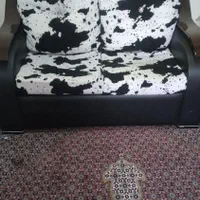 مبل پلنگی همراه میز عسلی