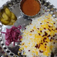 به یک نفر خانم جهت کار در رستوران نیازمندیم