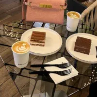 استخدام باریستا حرفه ایی خانم و ویتر فوری