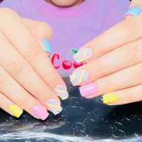 کاشت و ترمیم تخصصی ناخن( کاشت ۴۵۰ ، ترمیم ۳۵۰)